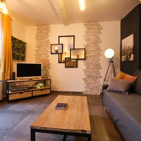 Melina - Jacuzzi - Maison Avec Cour Climatisee Proche Cite Medieval Holiday home