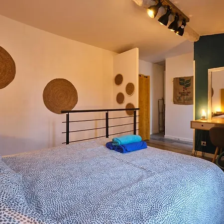 Holiday home Melina - Jacuzzi - Maison Avec Cour Climatisee Proche Cite Medieval *